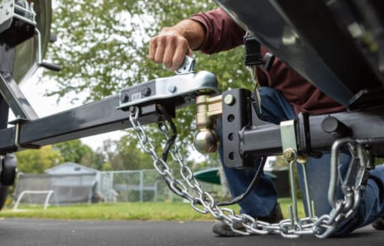 How Do I Choose the Right Hinge for My Trailer?